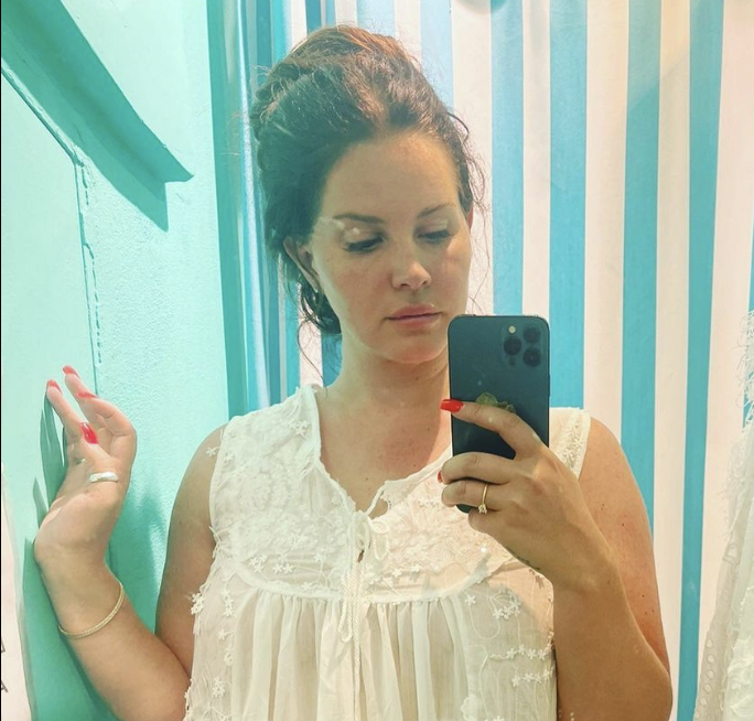 Lana Del Rey once lived in a trailer park & other details about the singer