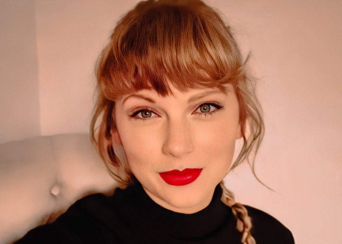 taylor swift selfie