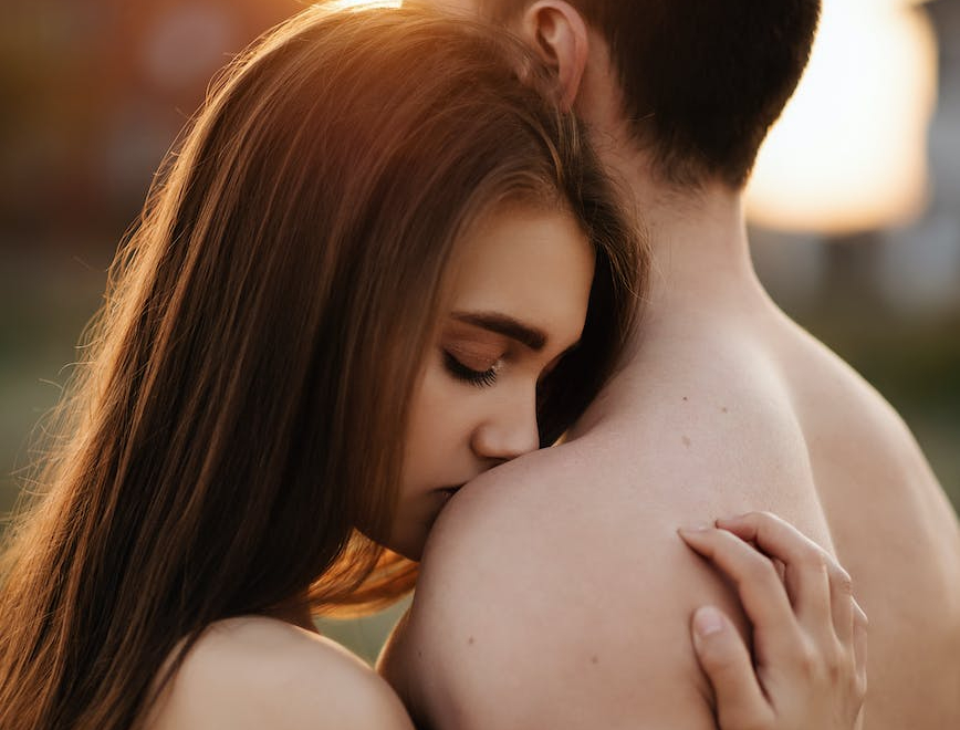 These are the telltale signs your partner is too controlling
