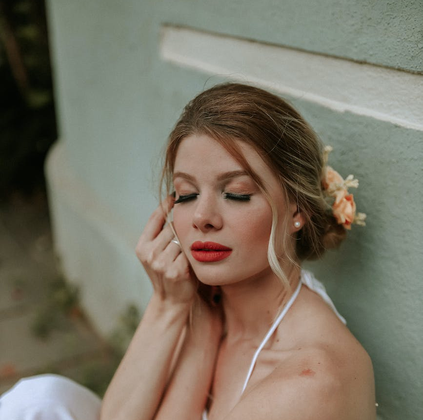 Comparing lash extensions and strip lashes – Which is better?