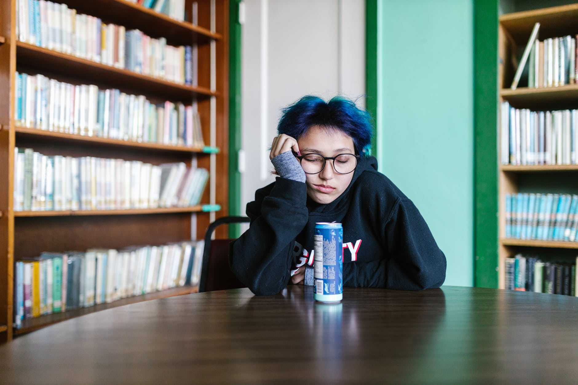 Hilarious proof that Millennials and Gen-Zers HATE daylight savings time changes