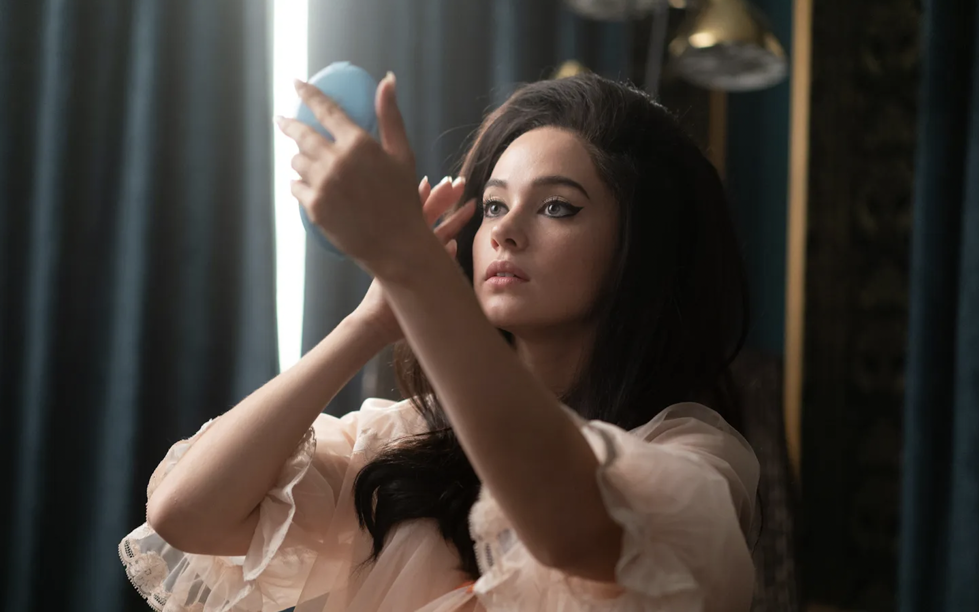 Priscilla Presley’s makeup style is trending in the beauty world