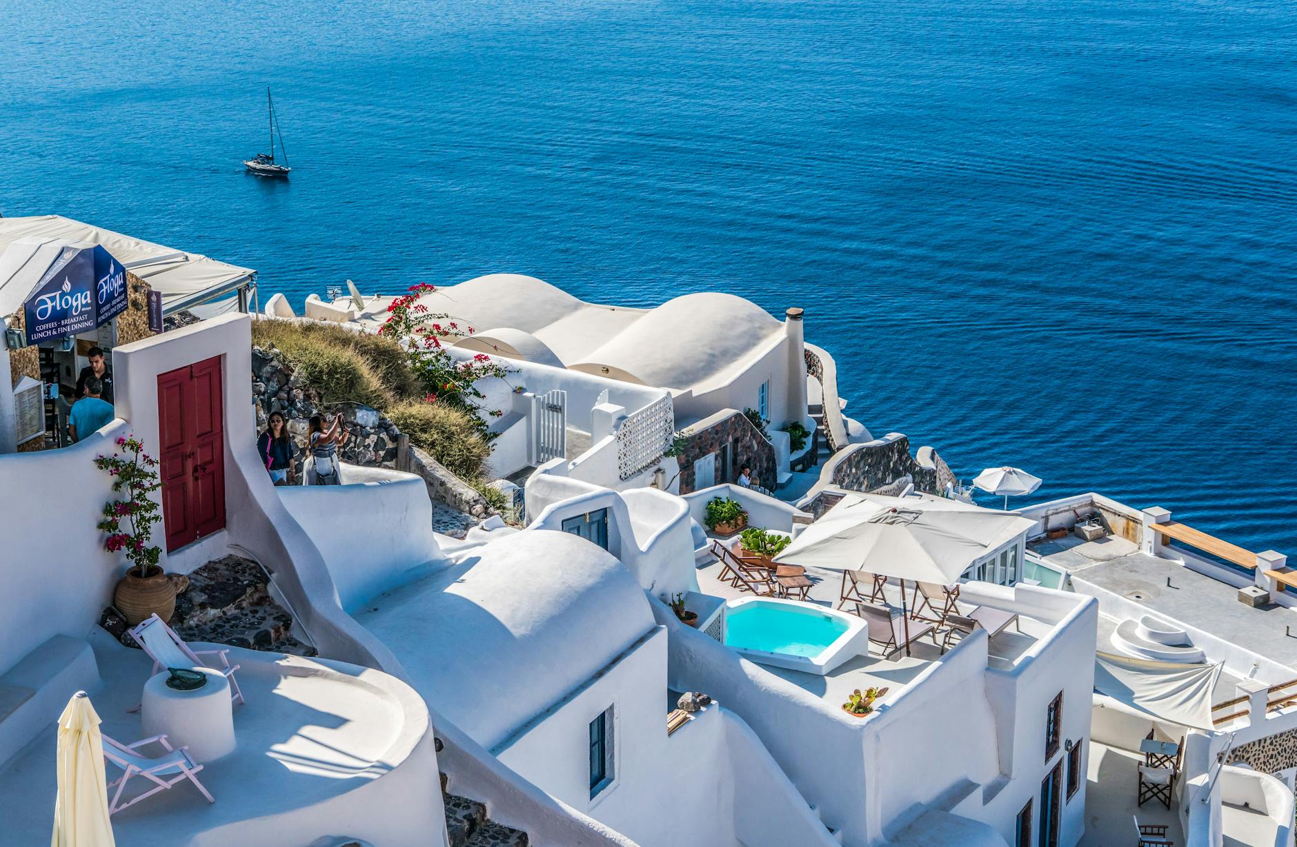 Travel the world while working from home: Tips & advice