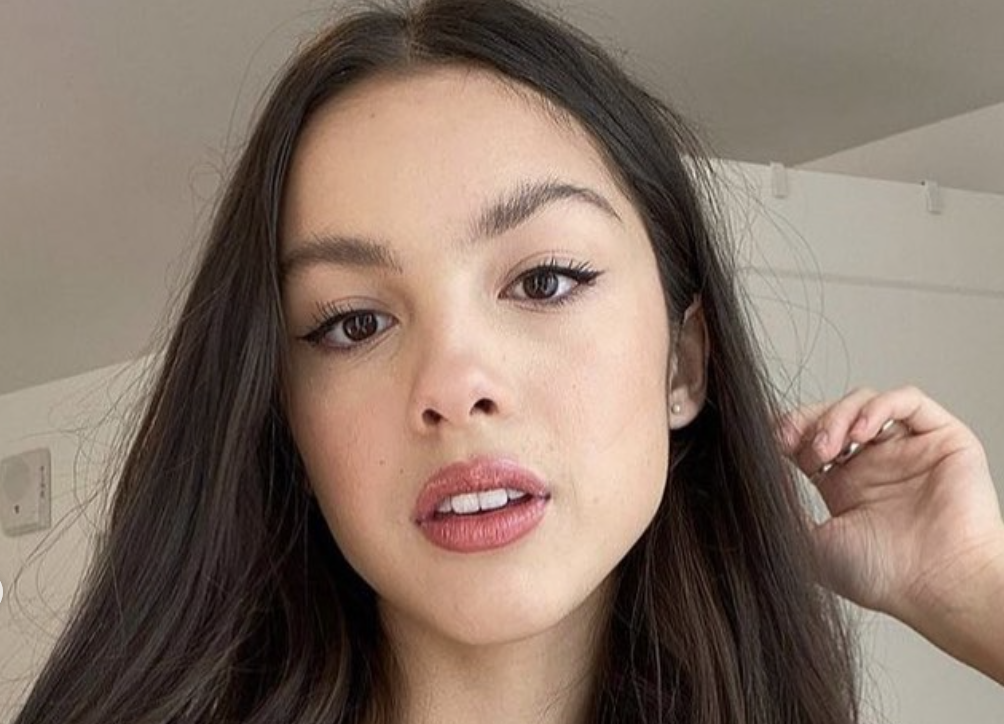 Olivia Rodrigo celebrates her 21st birthday with cigs and beer 