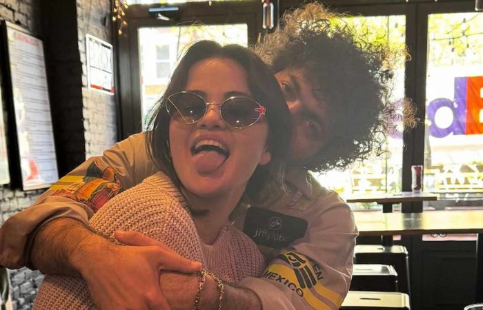 Selena Gomez & Benny Blanco’s fans are fighting about how long they’ll last