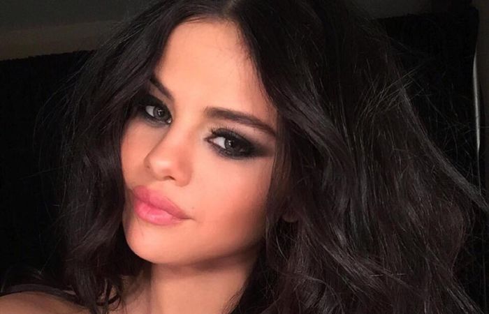Can Selena Gomez sing without autotune?