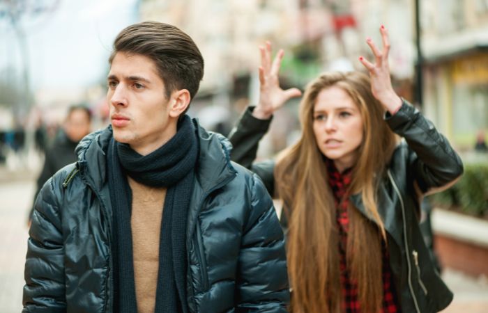 10 major causes of fights between couples at airports