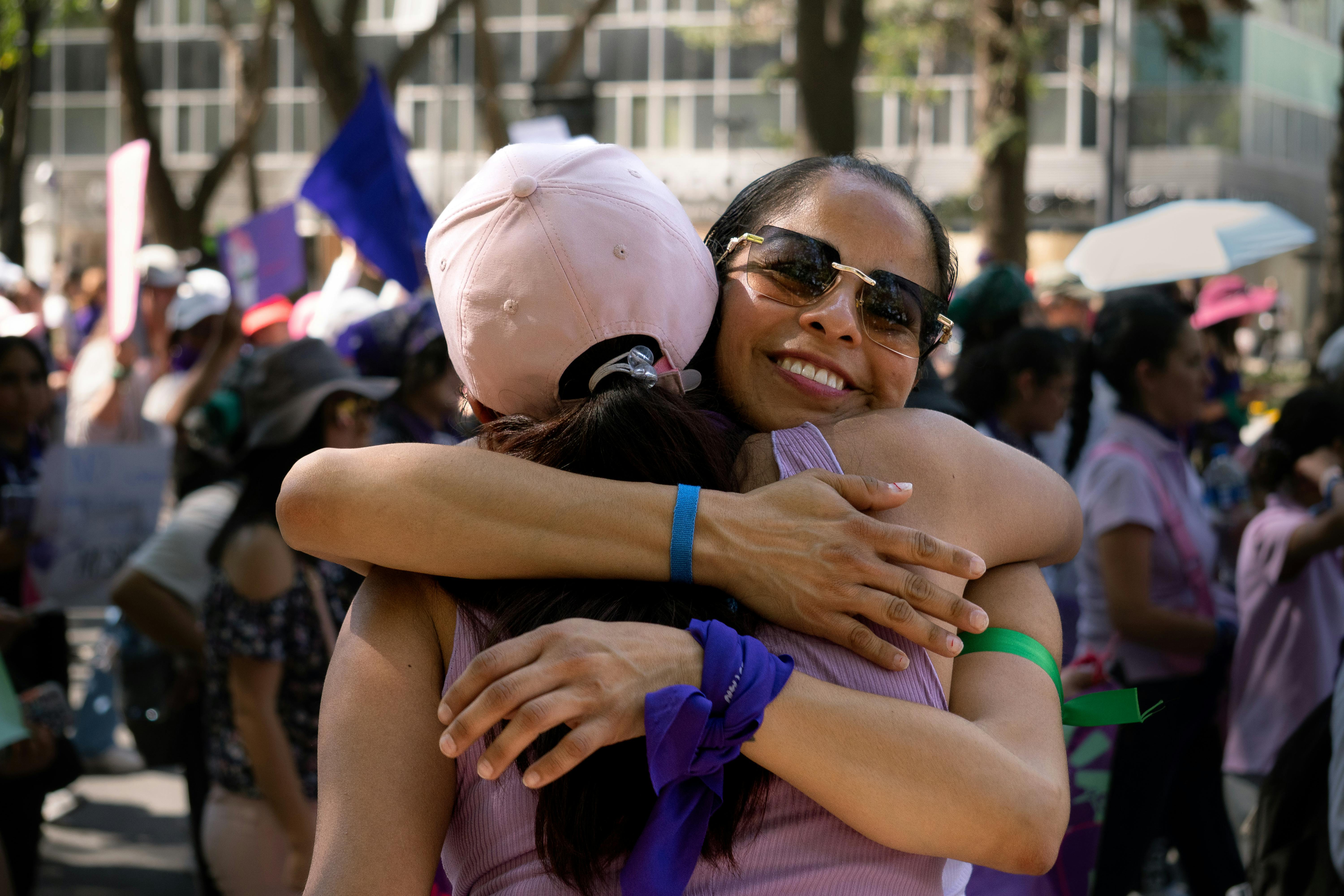 Thankful Thursdays: 10 ways to give back to your community 
