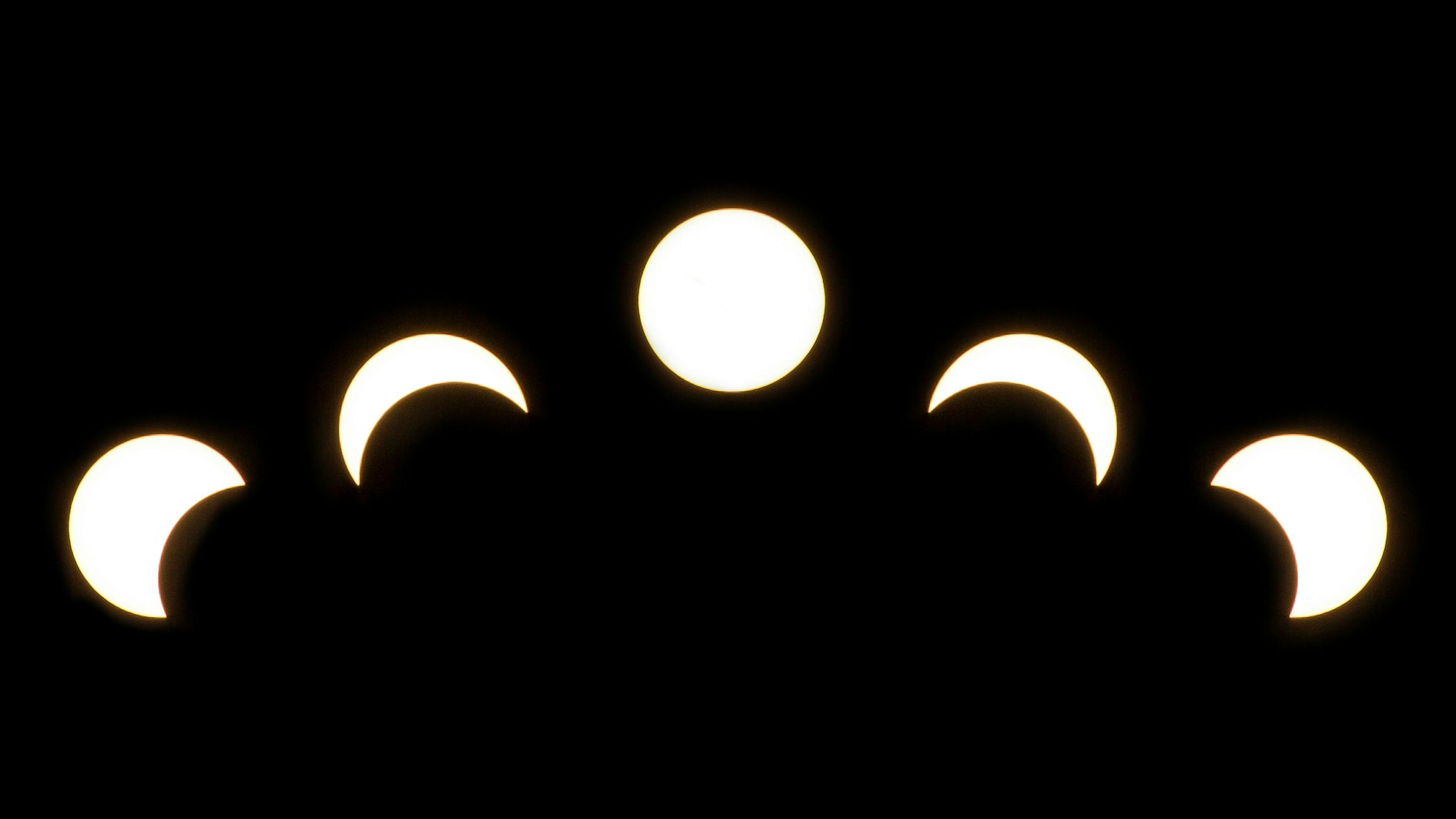 Manifestation Mondays: The role of moon cycles in manifesting.When to set intentions