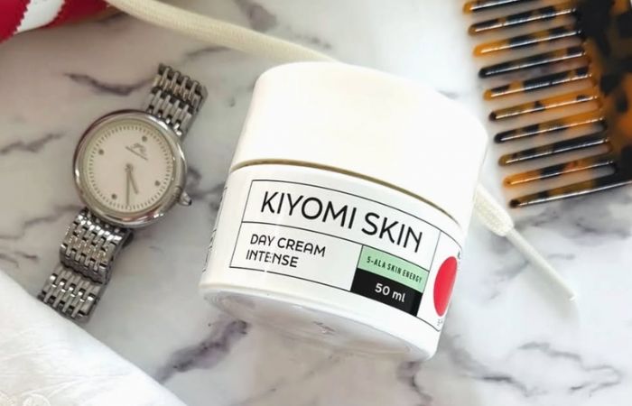 Time to add cleansing oil from Kiyomi Skin to your skincare routine