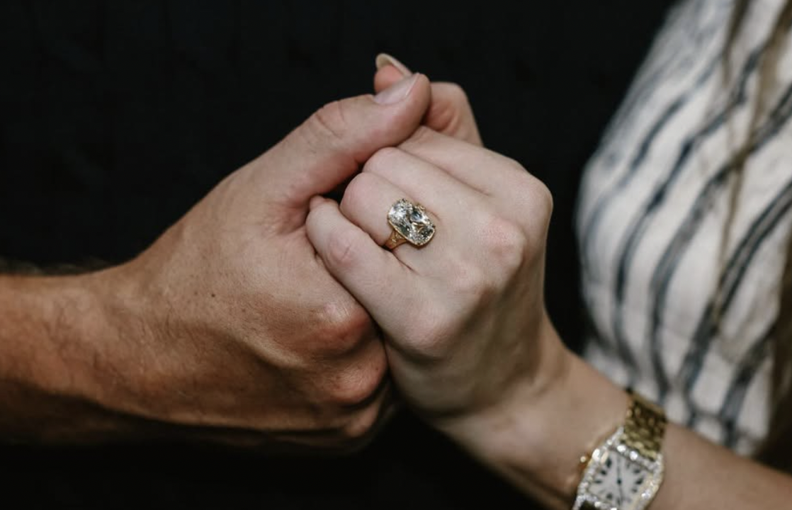 How much did Travis spend on Taylor’s ring + Details on other celeb engagement rings